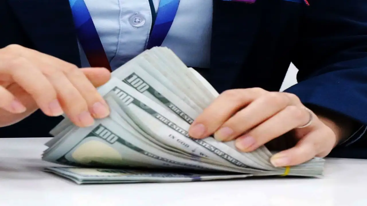 أسعار الصرف: ارتفاع الدولار الأمريكي واليوان الصيني اليوم